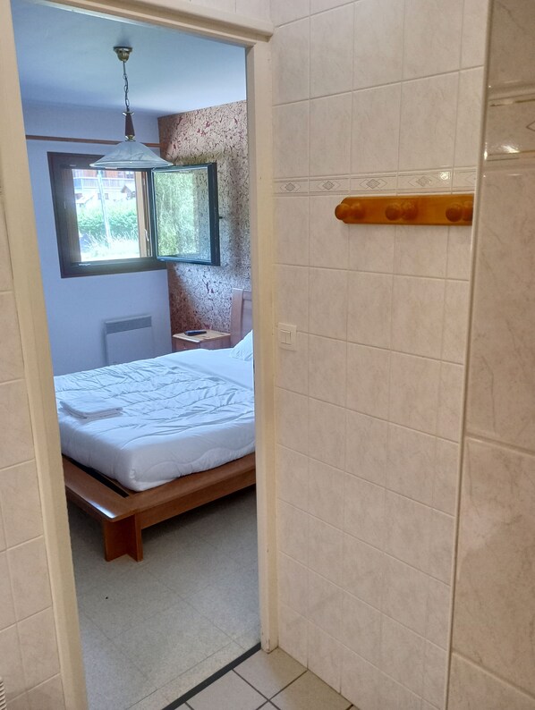 Comfort Double Room, Mountain View | Free WiFi