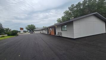 Family Suite, 2 Queen Beds, Kitchenette | Terrace/patio