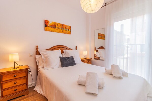 3 slaapkamers, een bureau, een strijkplank/strijkijzer, wifi