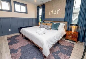 5 chambres, coffres-forts dans les chambres, bureau