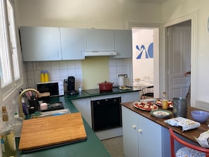 Microonde, forno, piano cottura, lavastoviglie