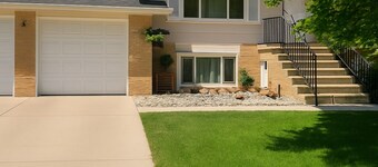 Applewood Charming Two Bedroom Big Fenced Yard