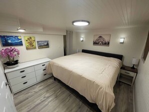 1 bedroom, iron/ironing board, WiFi, bed sheets - CSU Campus getaway Fort Collins (Fort Collins)