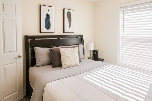 Comfortable home close to CSU and Horsetooth!