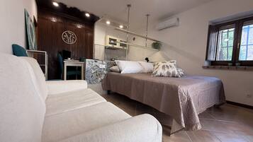 1 camera, una cassaforte in camera, Wi-Fi gratuito, lenzuola