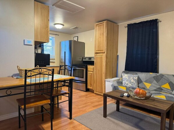 Interior - Quiet Cozy Downtown Cheyenne (Cheyenne)