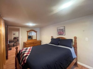 1 bedroom, WiFi, bed sheets - Farm Charm in Downtown Cheyenne (Cheyenne)