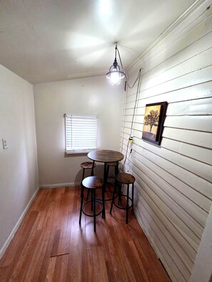 Dining - Duplex close to downtown Cheyenne (Cheyenne)