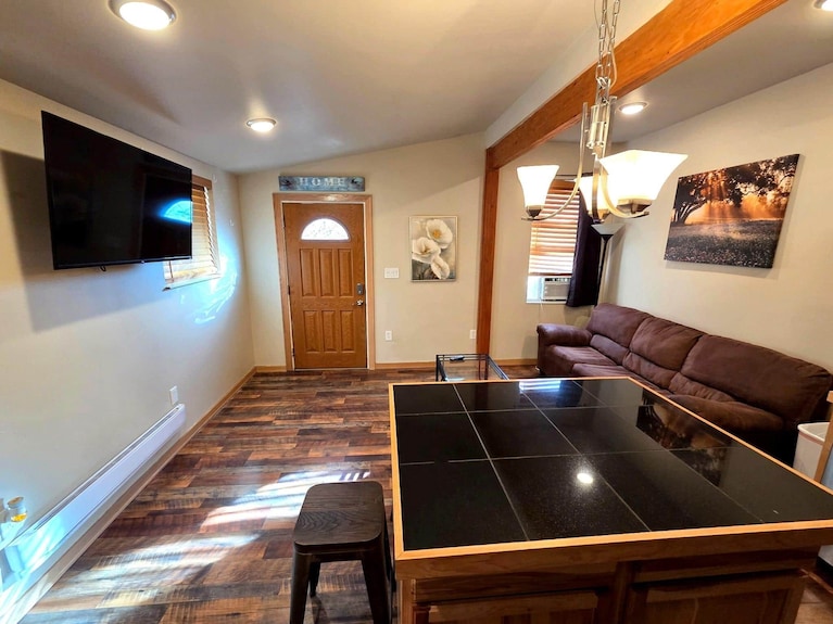 Cheyenne Frontier Apartment - Cheyenne, WY