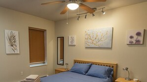 1 bedroom, WiFi, bed sheets - Cheyenne Frontier Homes #4 (Cheyenne)