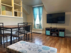 Dining - Spacious Loft near Downtown with kitchen & office (Cheyenne)