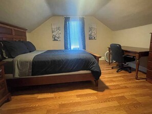 1 bedroom, WiFi, bed sheets - Spacious Loft near Downtown with kitchen & office (Cheyenne)