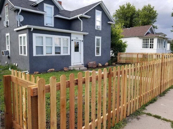 Exterior - Spacious Loft near Downtown with kitchen & office (Cheyenne)