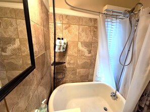 Hair dryer, towels - Downtown Cheyenne Duplex (Cheyenne)