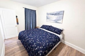 2 bedrooms, WiFi, bed sheets - Downtown Cheyenne Duplex (Cheyenne)