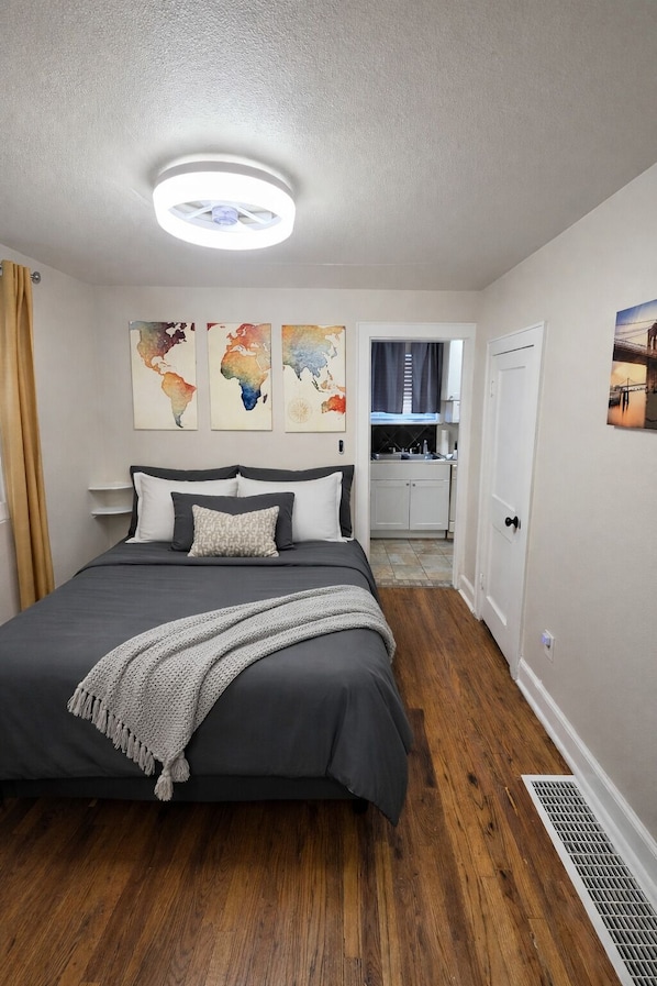 1 bedroom, WiFi, bed sheets