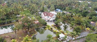 Palliath House-Heritage Villa Beachside