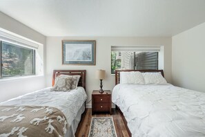 4 Schlafzimmer, Bügeleisen/Bügelbrett, Reisekinderbett, WLAN