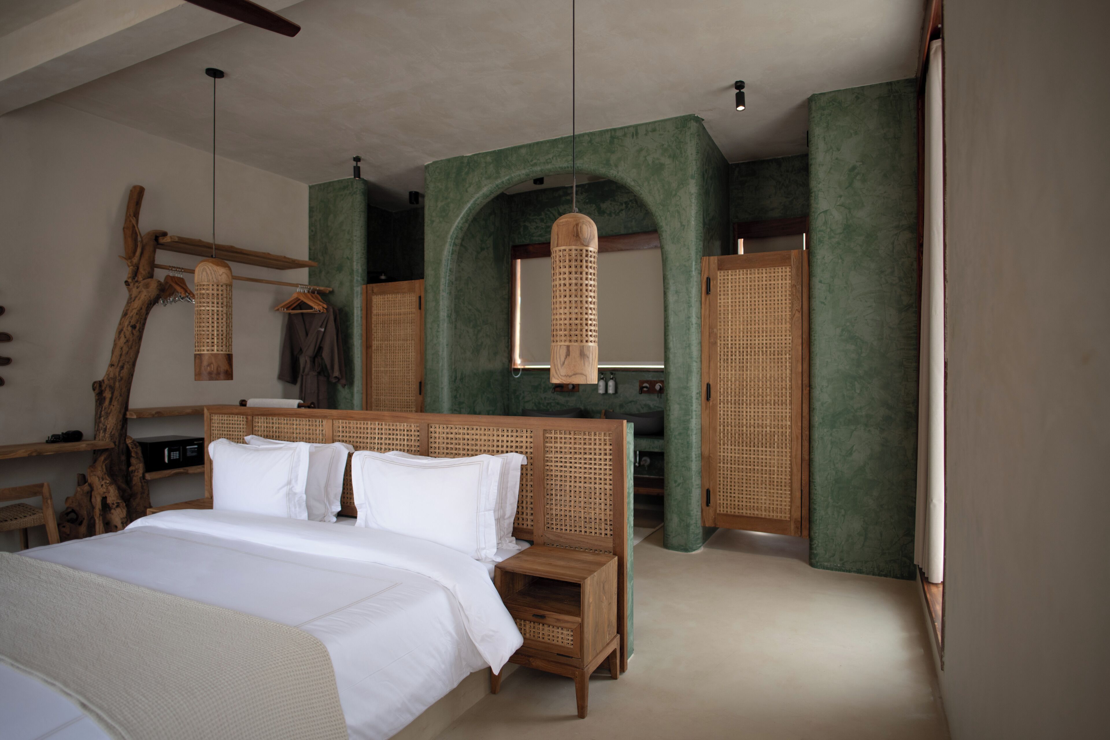 Minibar, in-room safe, desk, laptop workspace