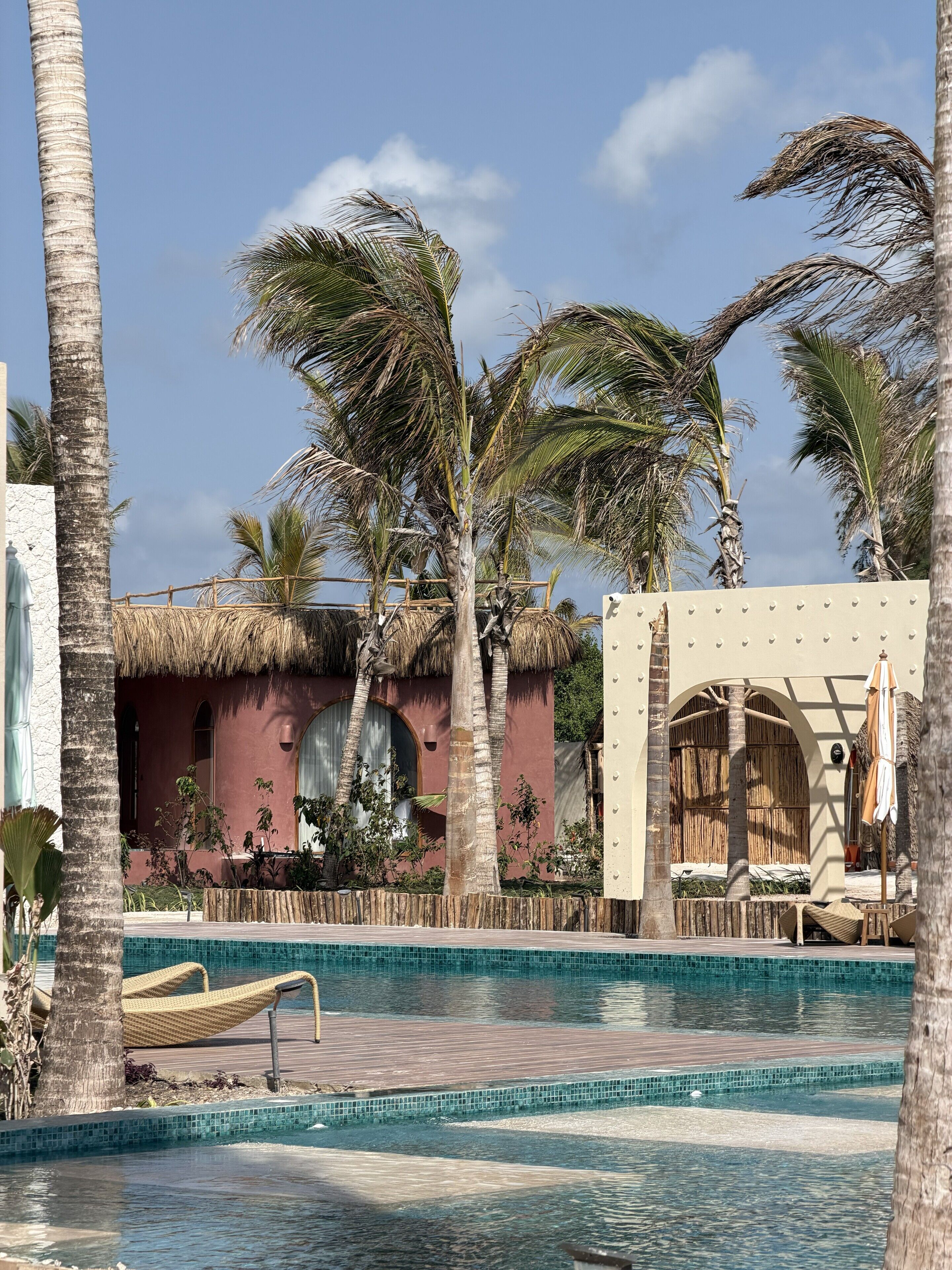 3 outdoor pools, pool umbrellas, pool loungers