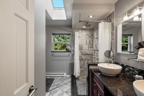 Shower, hair dryer, towels, soap - Hideaway / Hot Tub / Sunna / Lake / Kayaks / Pool / Game Room / Cold Plunge (Pocono Mountain Lake Estates)
