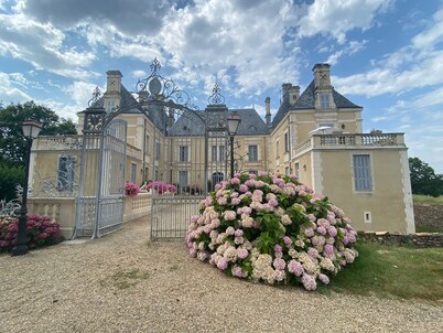 An enchanting chateau set in 10 hectares of wooded parkland, in absolute peace and quiet!
