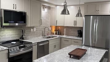 MikrovÄgsugn, ugn, spishÀll och diskmaskin