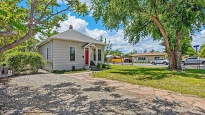 Exterior - Elm Extended Stay Bungalow - 30 Day+ Stays! (Grand Junction)