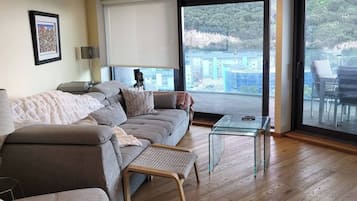 Apartment, 3 Bedrooms, Accessible, Balcony | Living room