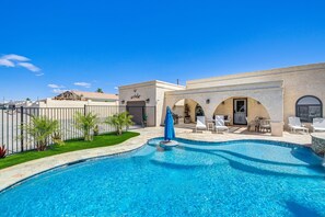 Pool - Spectacular Lake/Sunset views in Lake Havasu City (Lake Havasu City)
