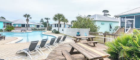 حمّام سباحة خارجي