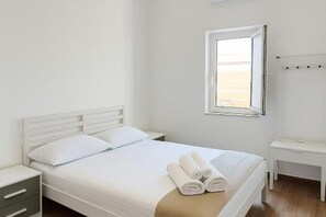 1 bedroom, free WiFi, bed sheets