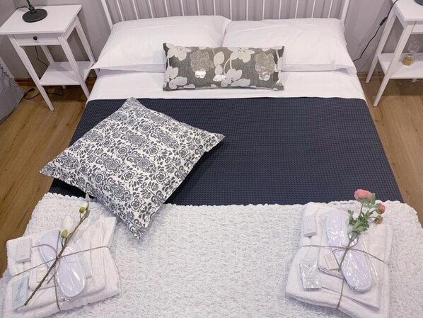 4 bedrooms, WiFi, bed sheets