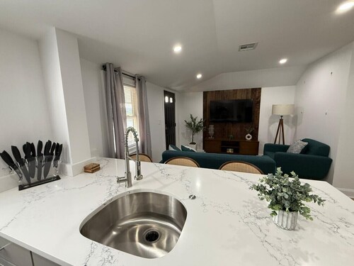 Fitchburg quiet side modern 2BD.