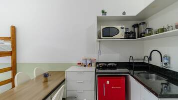 Basic Apartment | Private kitchen