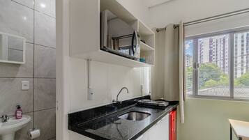 Basic Apartment | Bathroom