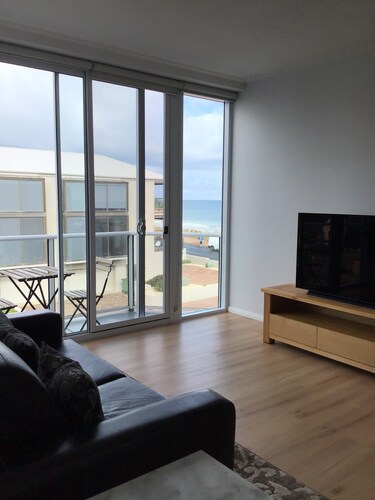 1 BR Oceanview - Glenelg South