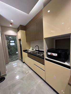 Apartment, 1 Bedroom, Accessible, Smoking | Private kitchen