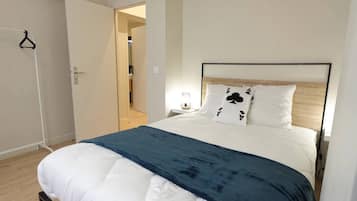 4 slaapkamers, een strijkplank/strijkijzer, reisbedje, wifi