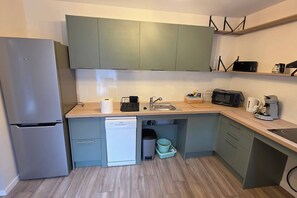Fridge, microwave, oven, dishwasher