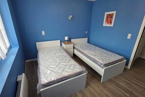 2 bedrooms, WiFi, bed sheets