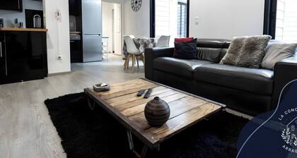 Appartement proche des places avec extérieur privé
