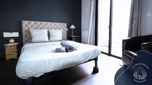 La terrasse, proche des places 2 chambres