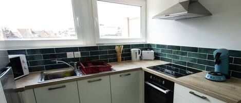 Fridge, microwave, oven, coffee/tea maker