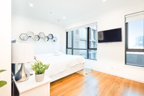 3 bedrooms, iron/ironing board, free WiFi, bed sheets