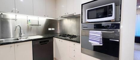 Fridge, microwave, oven, stovetop