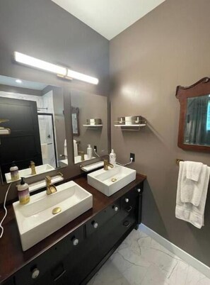 Shower, bidet, towels, soap
