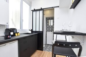 Microwave, stovetop - Studio Gare de Lyon Accor Arena (Paris)
