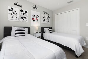 4 bedrooms, iron/ironing board, WiFi, bed sheets