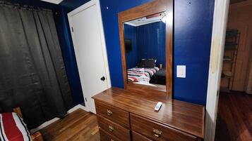 2 chambres, fer et planche Ă repasser, Wi-Fi gratuit, draps fournis